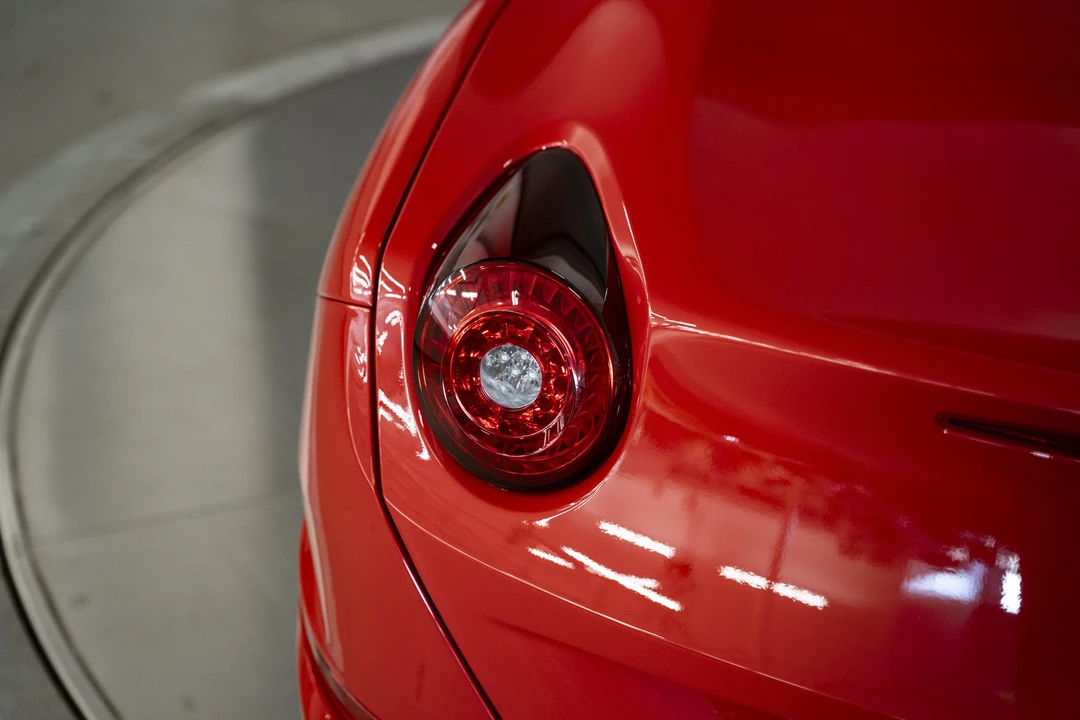 2016 Ferrari California T - Image 24 of 31