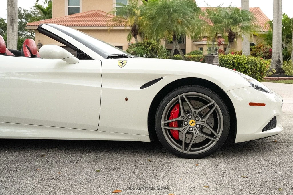 2016 Ferrari California T - Image 11 of 12