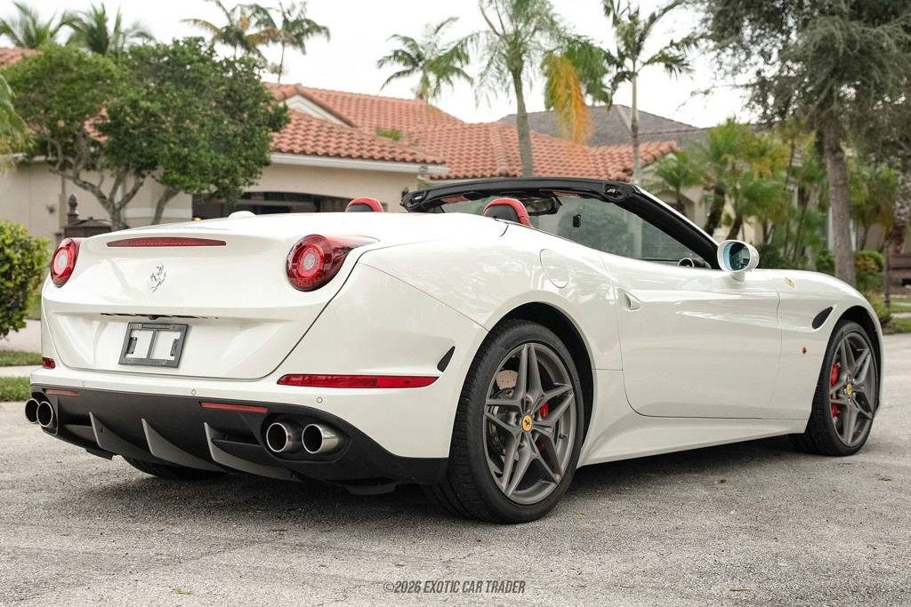 2016 Ferrari California T - Image 8 of 12