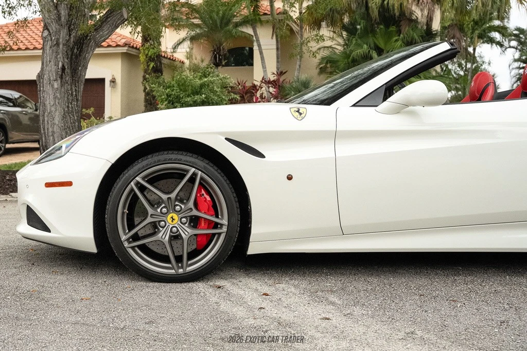 2016 Ferrari California T - Image 4 of 12