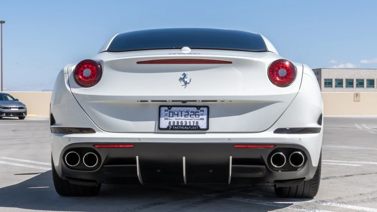 2016 Ferrari California T - Image 6 of 31