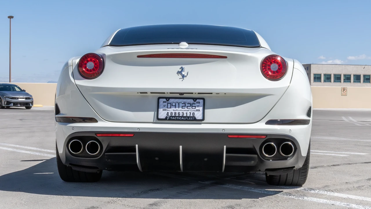 2016 Ferrari California T - Image 16 of 31
