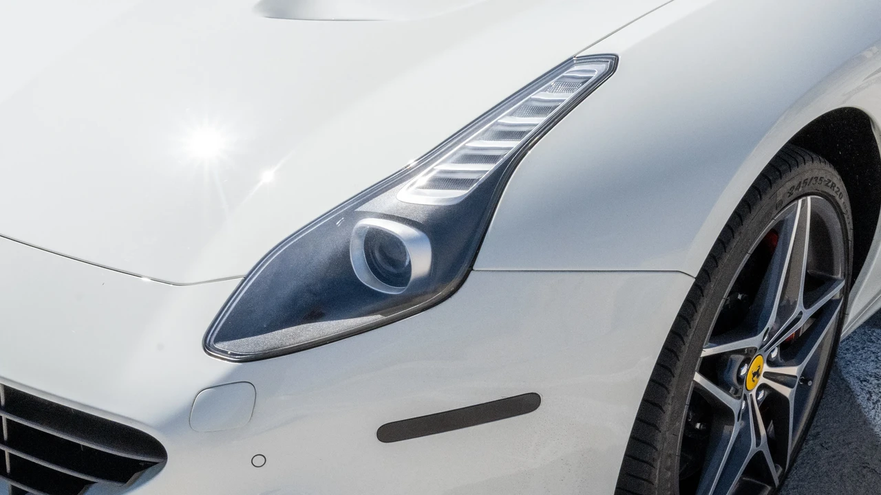 2016 Ferrari California T - Image 15 of 31