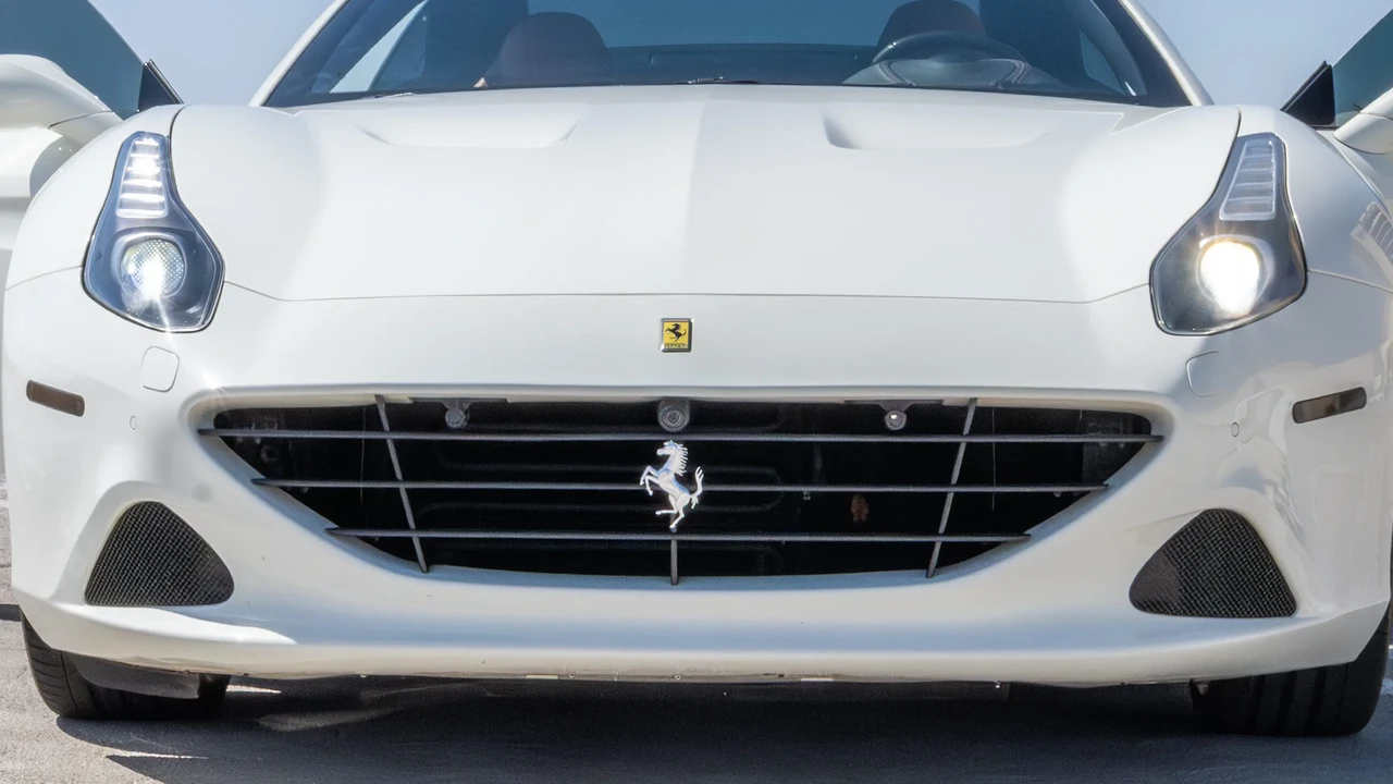 2016 Ferrari California T - Image 13 of 31
