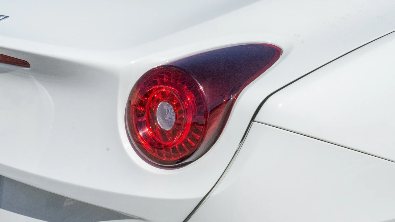 2016 Ferrari California T - Image 18 of 31
