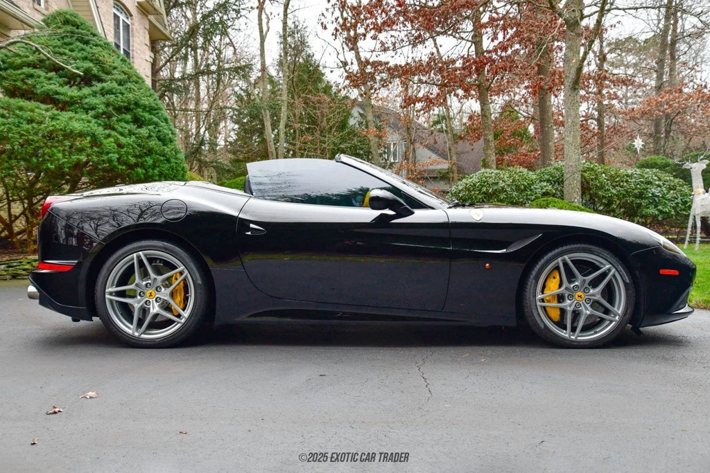2016 Ferrari California T - Image 9 of 12
