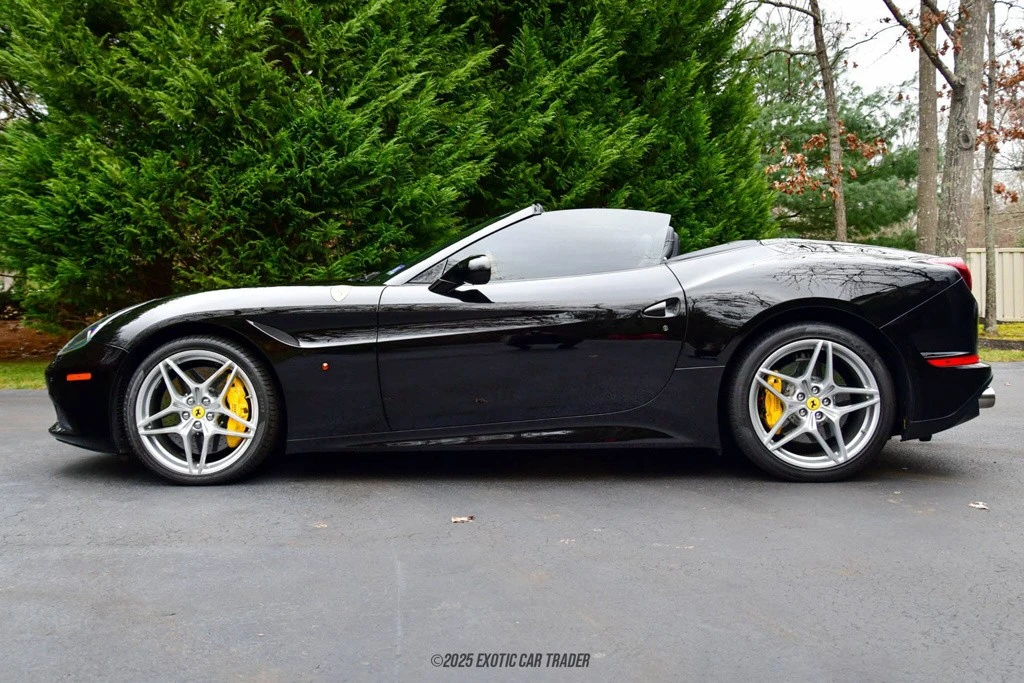 2016 Ferrari California T - Image 3 of 12