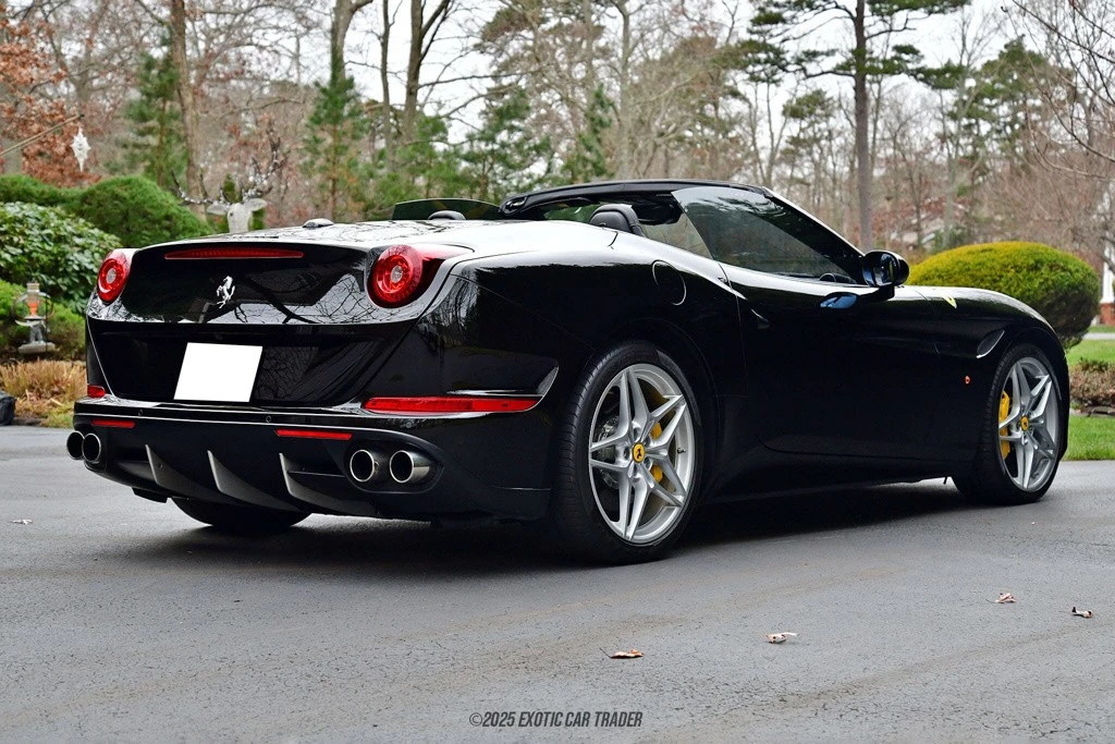 2016 Ferrari California T - Image 8 of 12