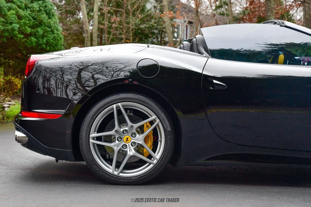 2016 Ferrari California T - Image 10 of 12