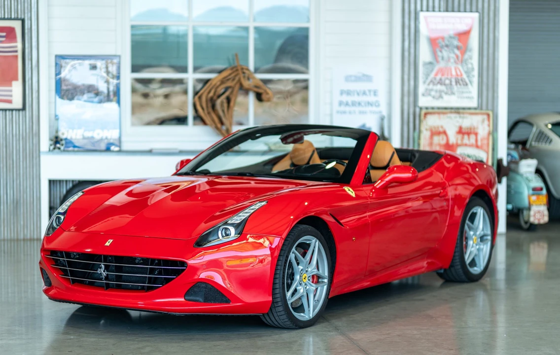 2016 Ferrari California T - Image 11 of 31