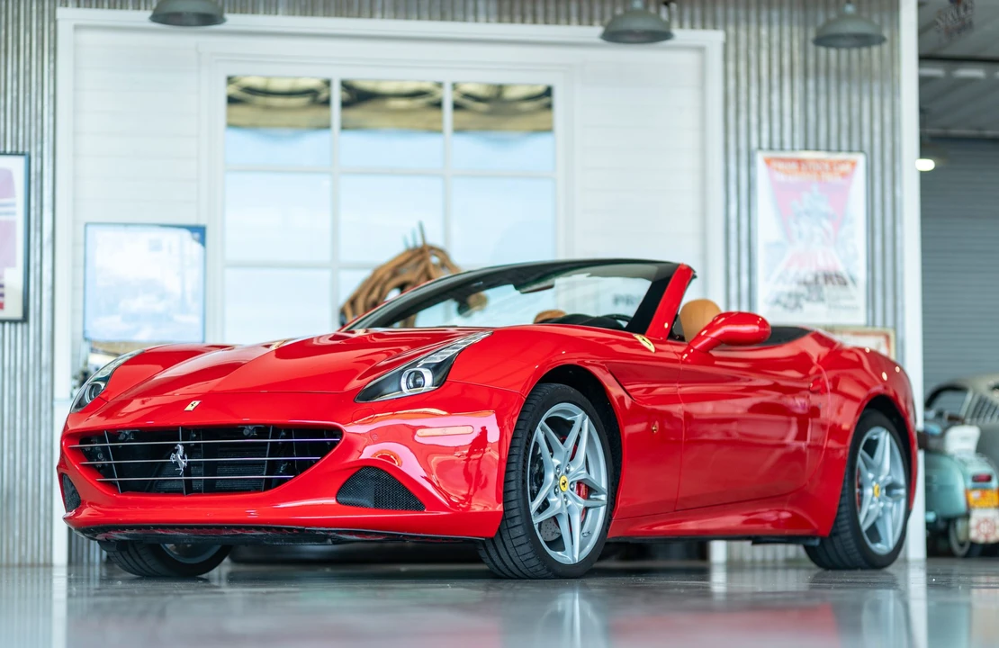 2016 Ferrari California T - Image 8 of 31