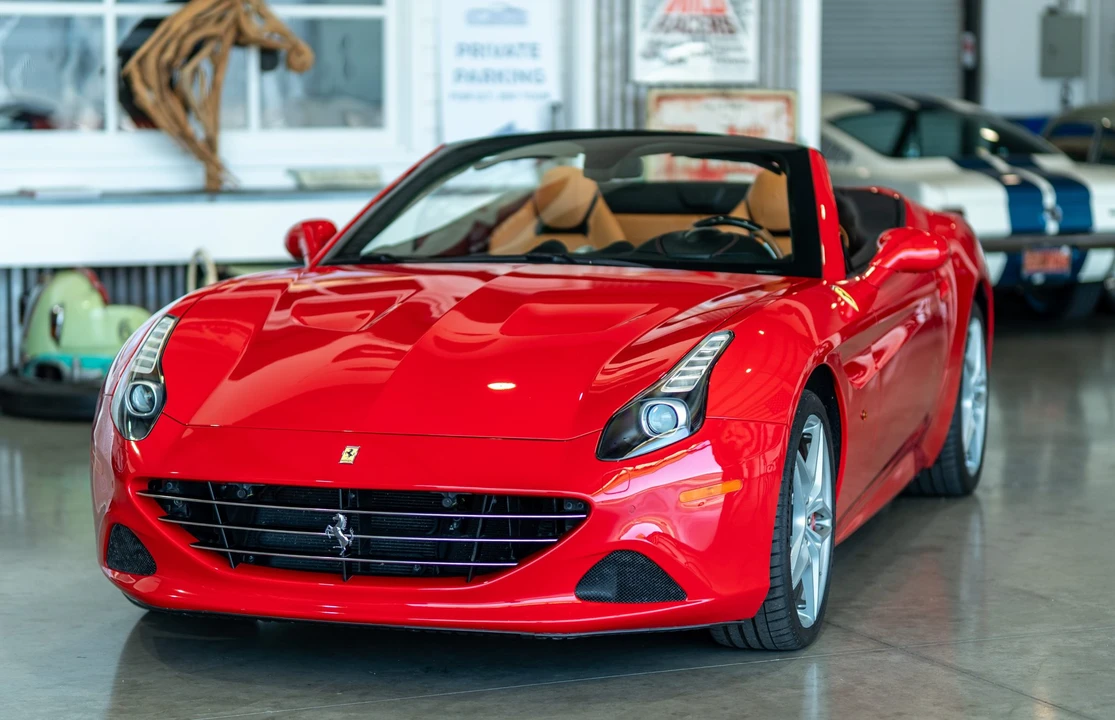 2016 Ferrari California T - Image 17 of 31