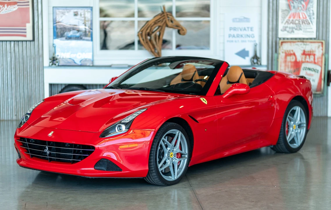 2016 Ferrari California T - Image 10 of 31