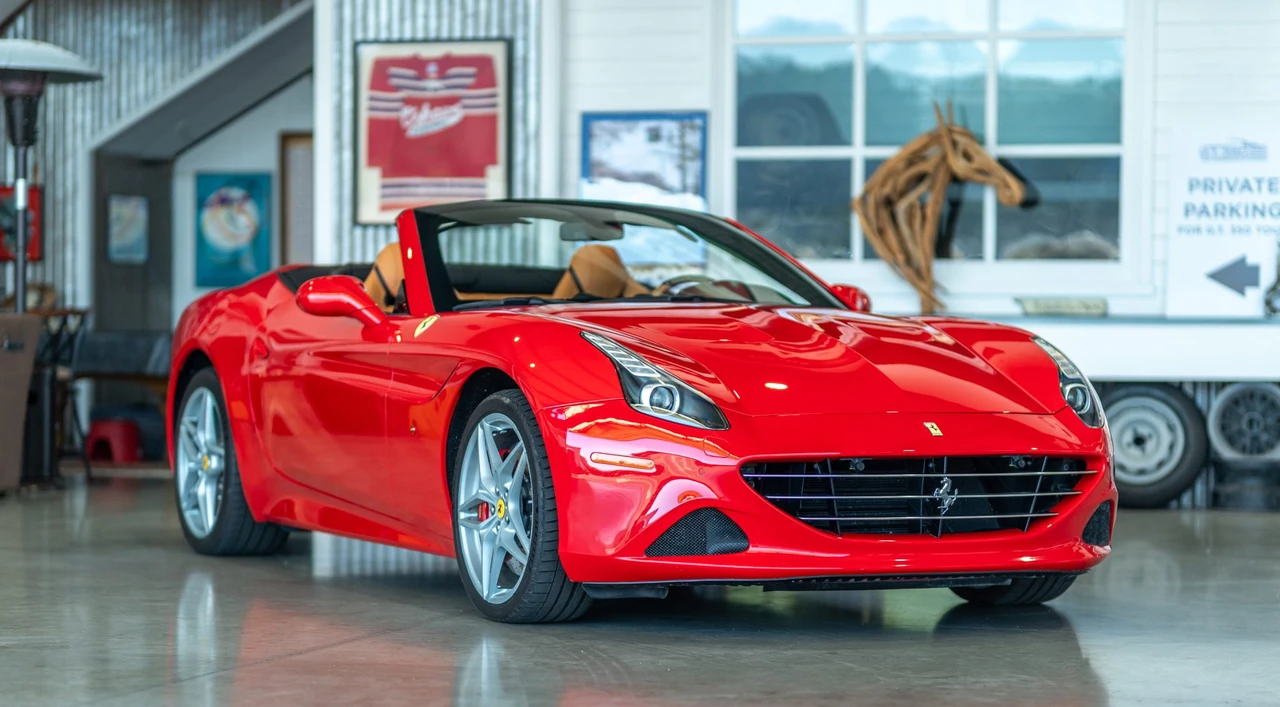 2016 Ferrari California T - Image 29 of 31