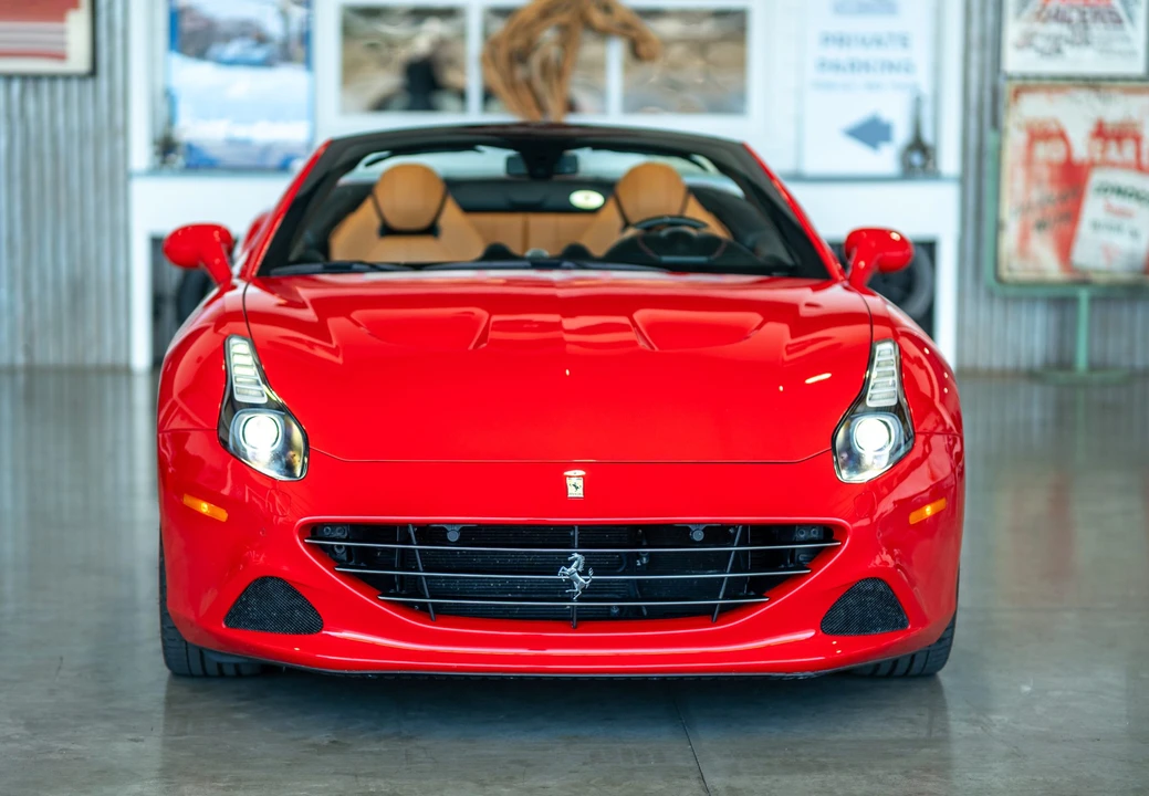 2016 Ferrari California T - Image 24 of 31