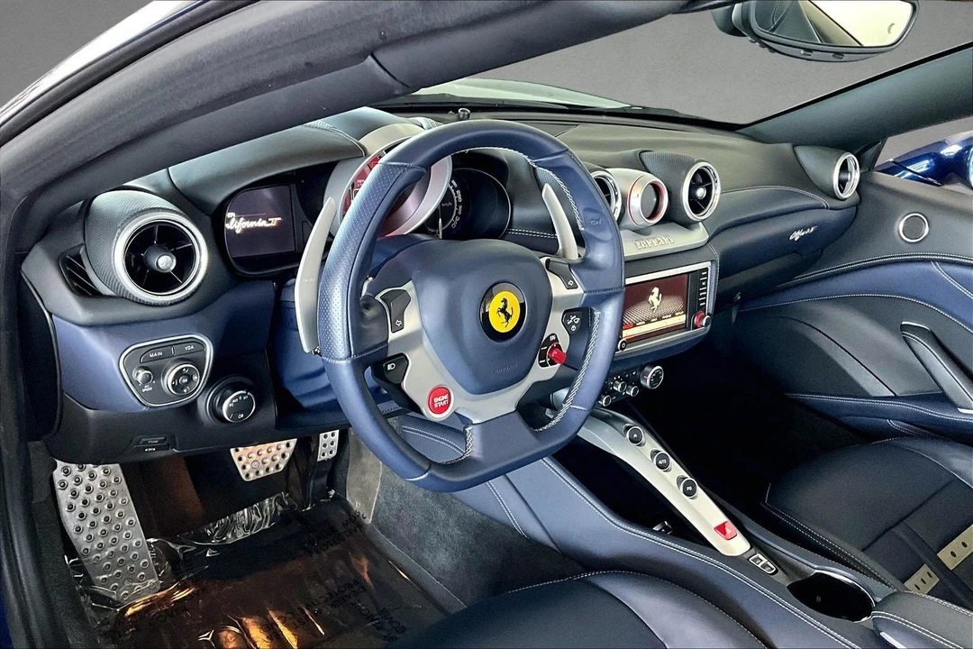2016 Ferrari California T - Image 12 of 23