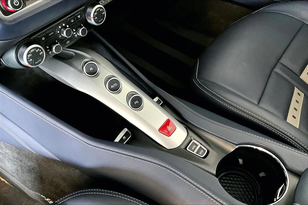 2016 Ferrari California T - Image 13 of 23