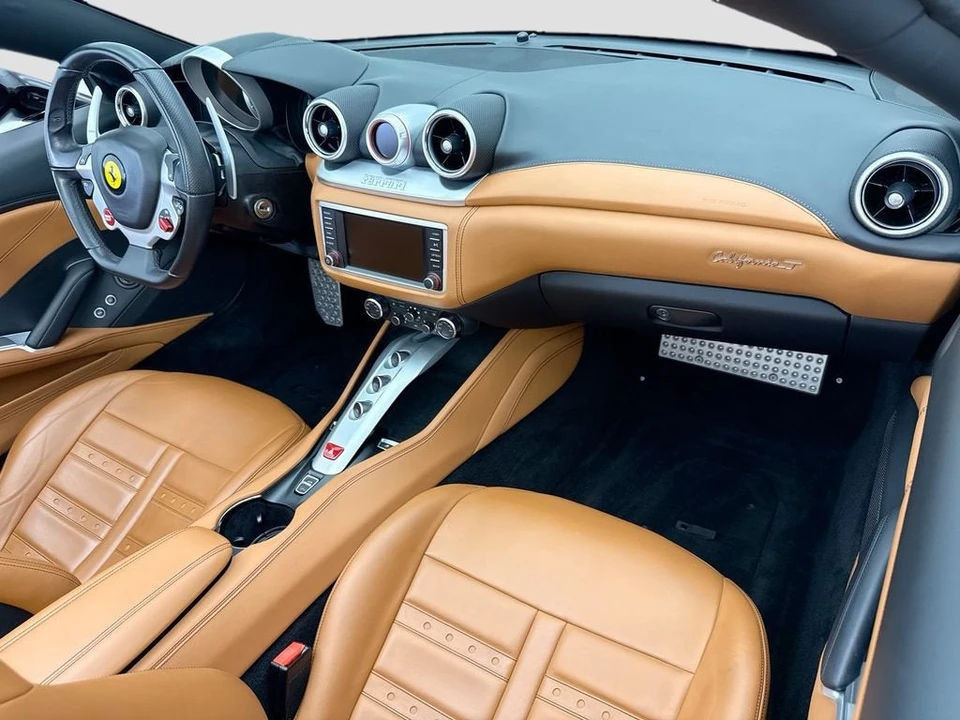 2016 Ferrari California T - Image 24 of 31