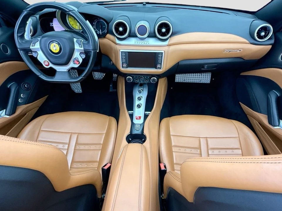 2016 Ferrari California T - Image 21 of 31