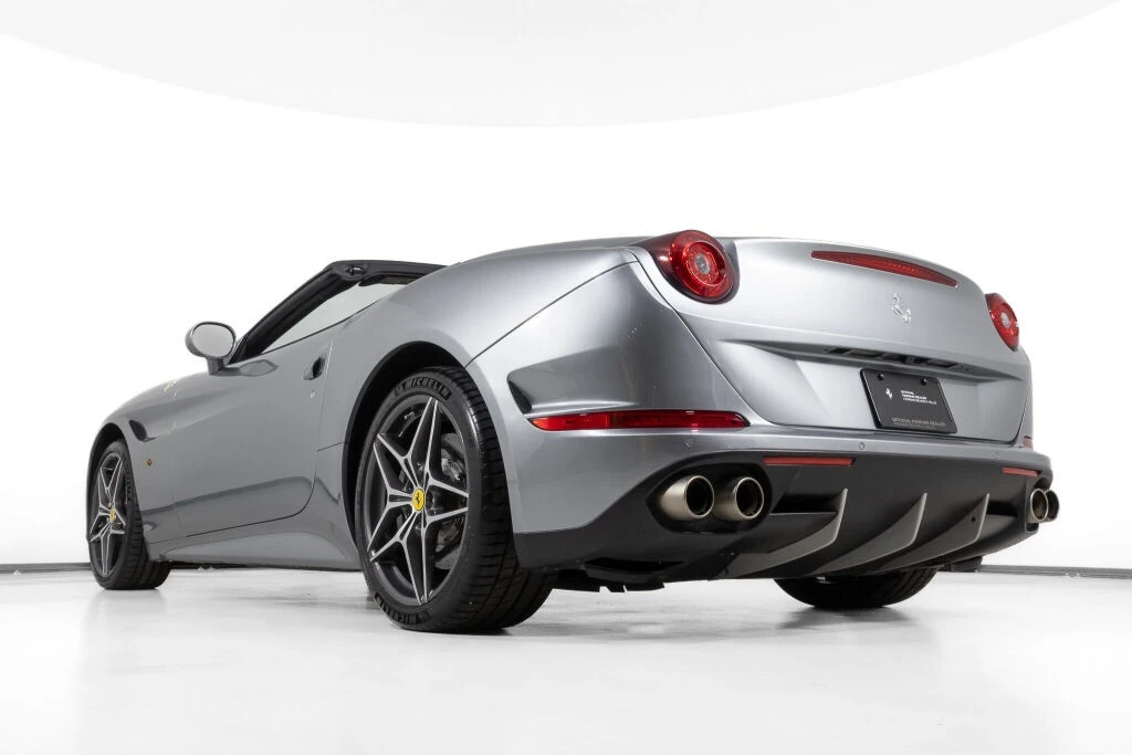 2016 Ferrari California T - Image 16 of 31