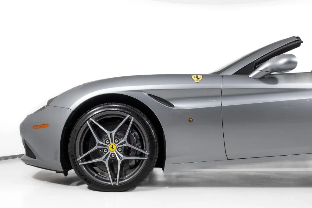 2016 Ferrari California T - Image 14 of 31