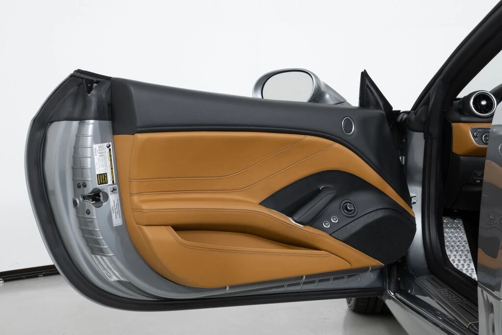 2016 Ferrari California T - Image 29 of 31