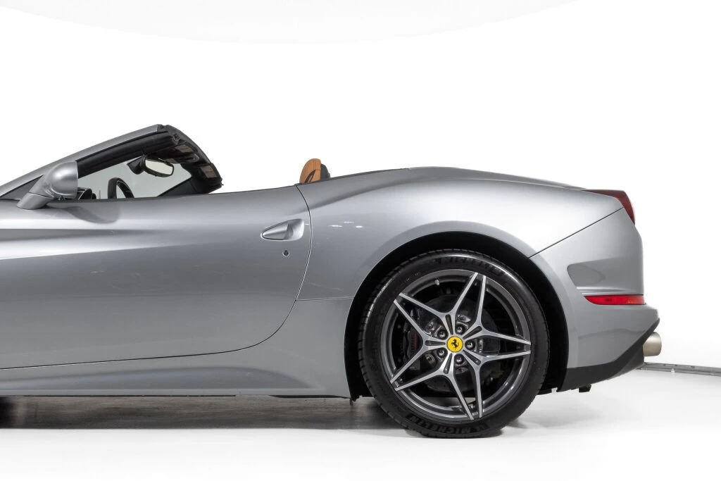 2016 Ferrari California T - Image 15 of 31