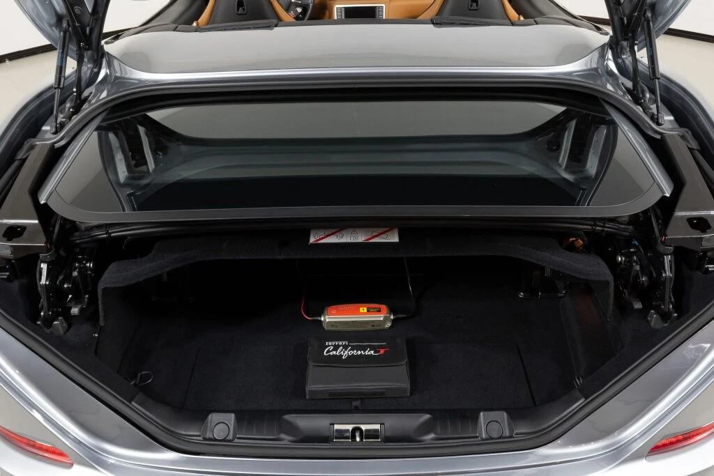 2016 Ferrari California T - Image 18 of 31
