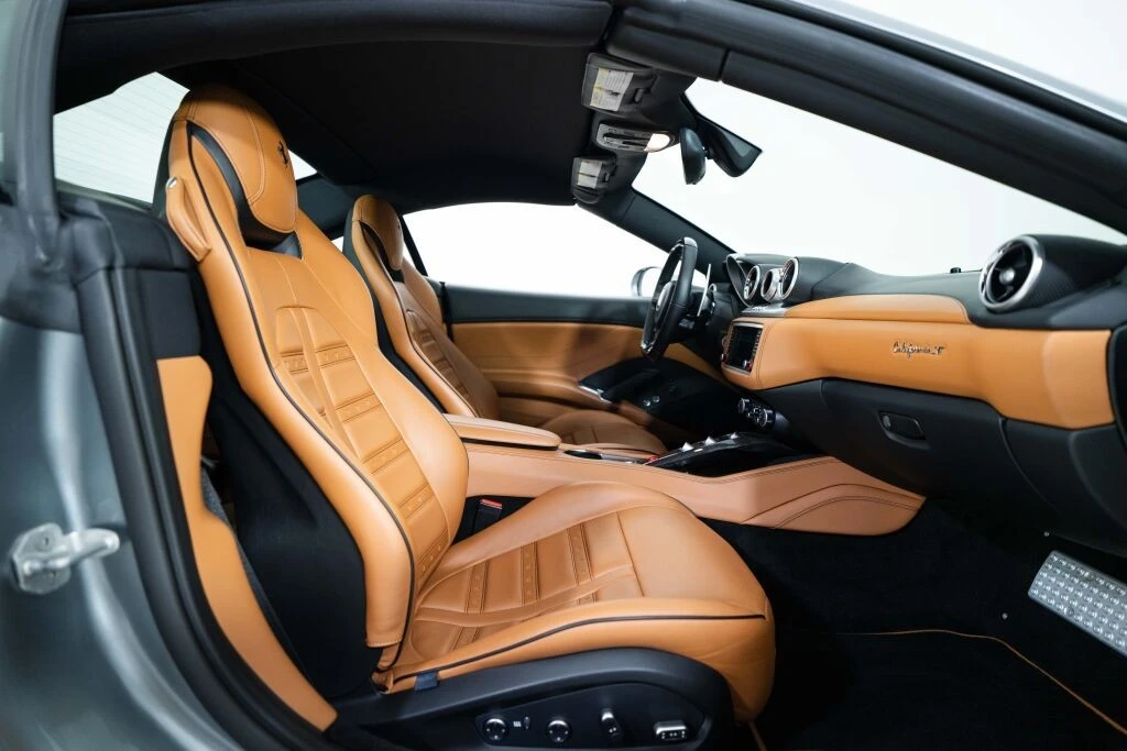 2016 Ferrari California T - Image 13 of 31