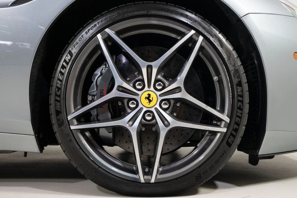 2016 Ferrari California T - Image 17 of 31