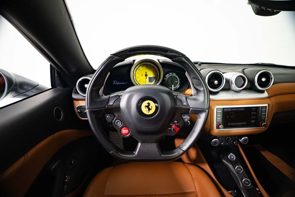 2016 Ferrari California T - Image 11 of 31