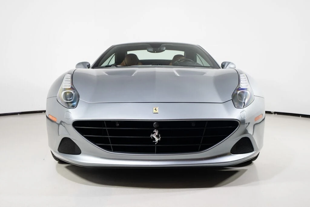 2016 Ferrari California T - Image 2 of 31