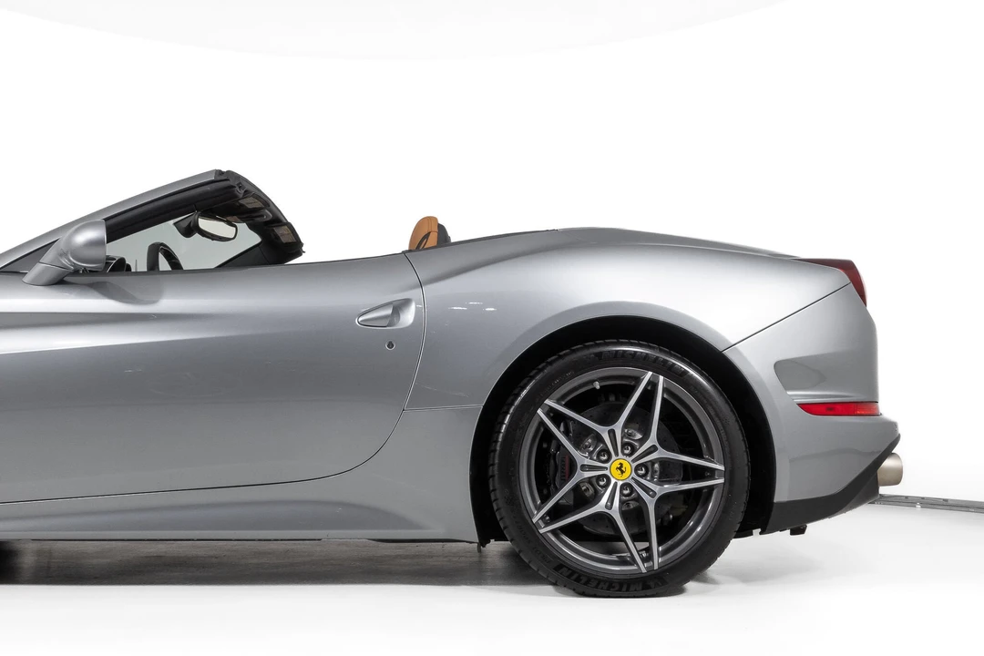 2016 Ferrari California T - Image 15 of 31