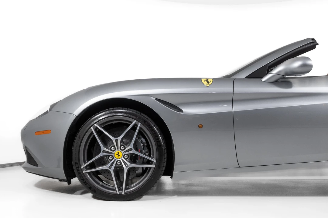 2016 Ferrari California T - Image 14 of 31