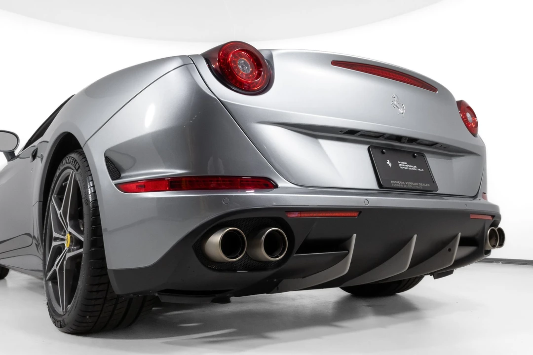 2016 Ferrari California T - Image 17 of 31