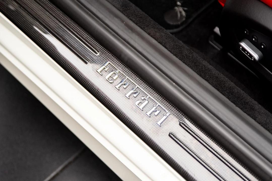 2016 Ferrari California T - Image 17 of 31