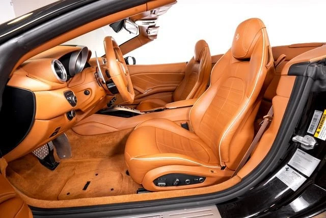 2016 Ferrari California T - Image 4 of 31