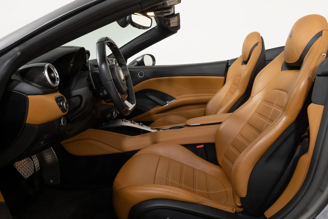 2016 Ferrari California T - Image 30 of 31