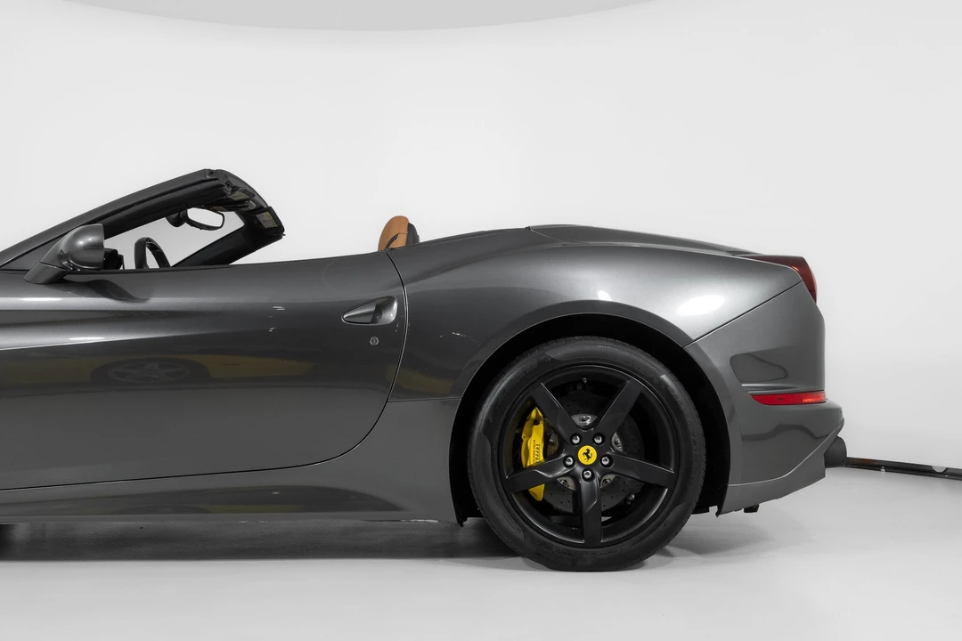 2016 Ferrari California T - Image 16 of 31