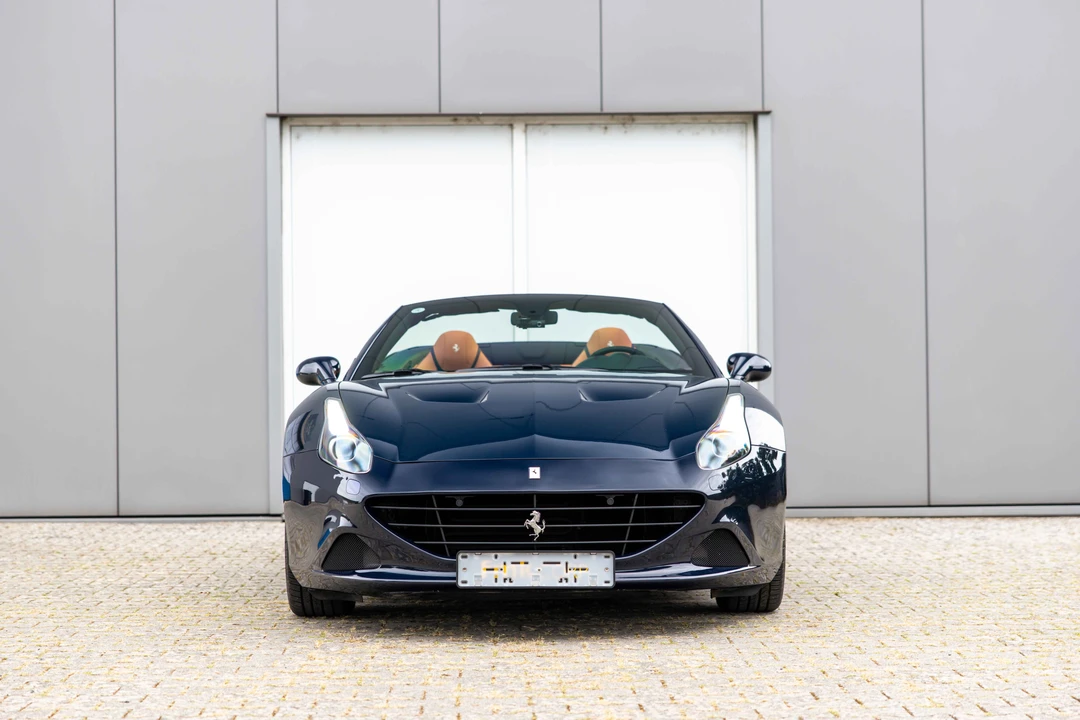 2016 Ferrari California T - Image 2 of 31