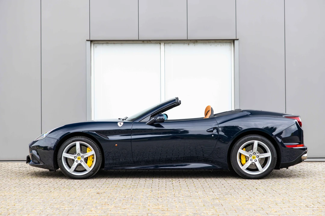 2016 Ferrari California T - Image 8 of 31