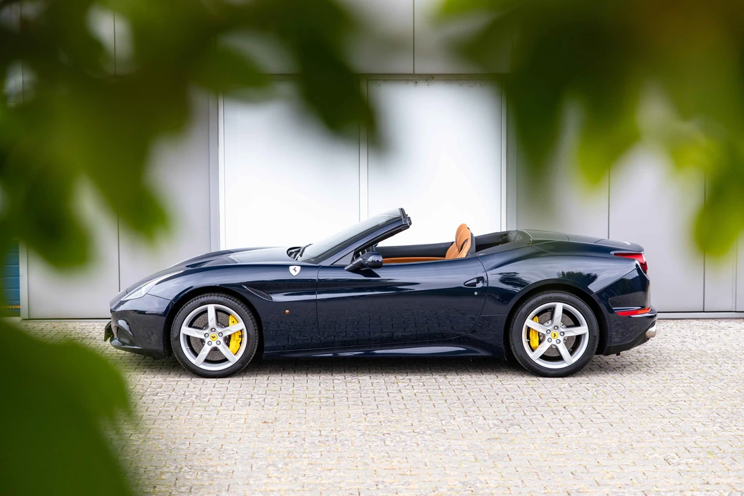 2016 Ferrari California T - Image 16 of 31