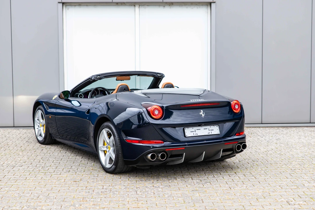 2016 Ferrari California T - Image 15 of 31
