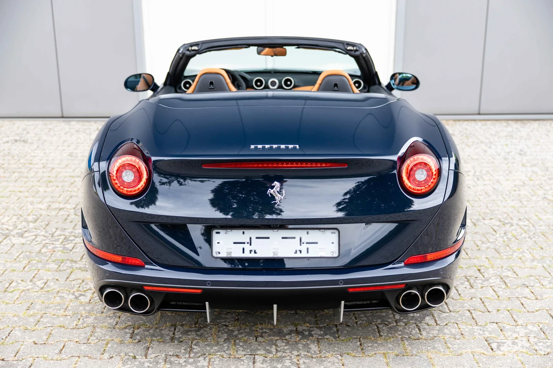 2016 Ferrari California T - Image 14 of 31