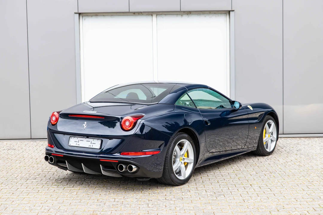 2016 Ferrari California T - Image 13 of 31