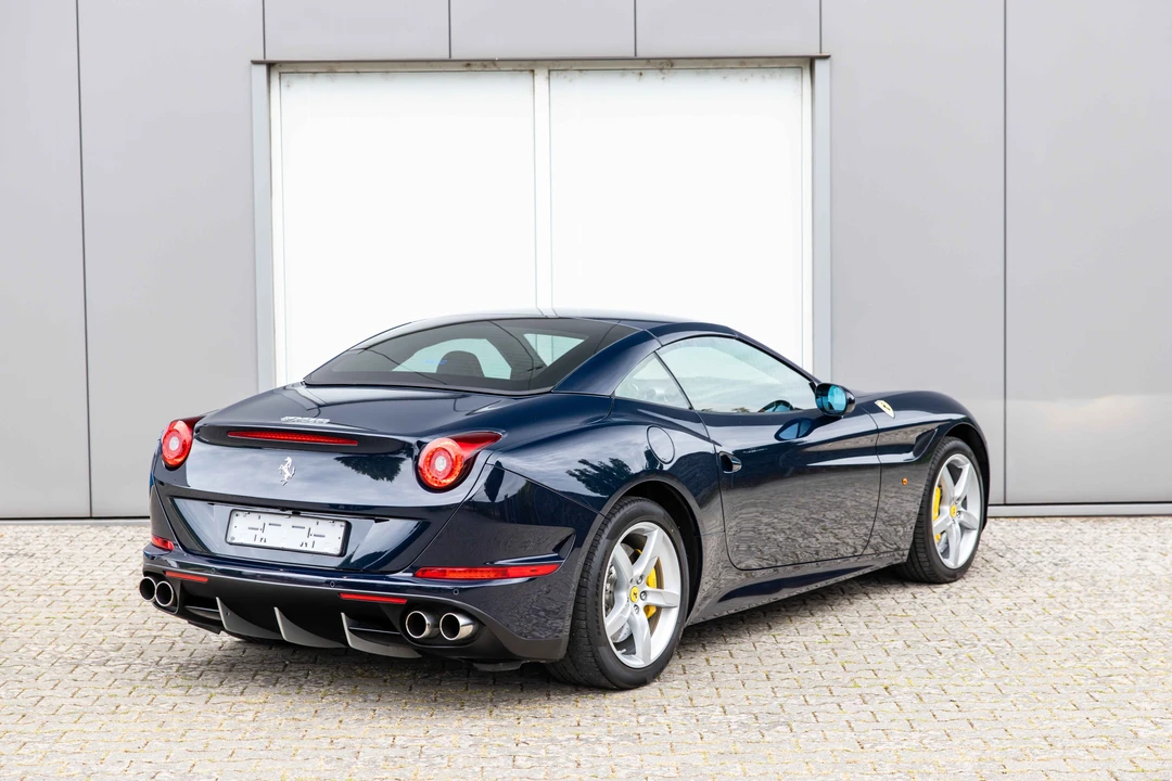 2016 Ferrari California T - Image 30 of 31