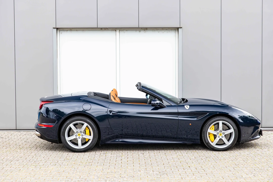 2016 Ferrari California T - Image 12 of 31