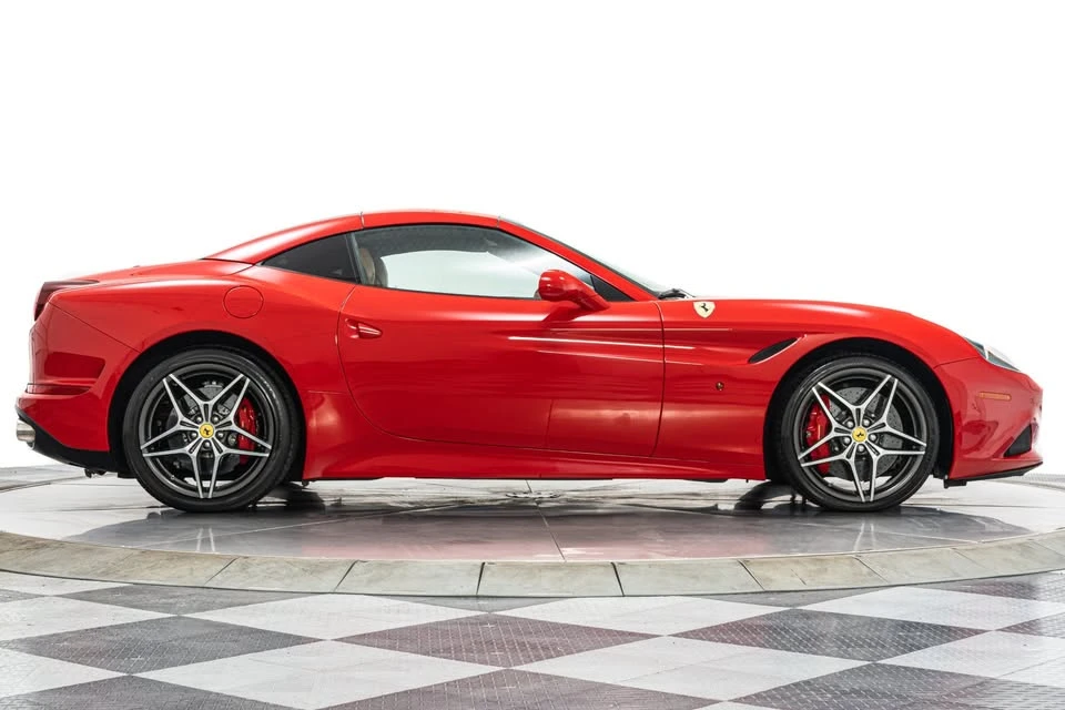 2016 Ferrari California T - Image 14 of 15