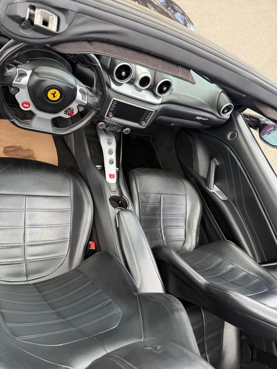 2016 Ferrari California T - Image 13 of 20
