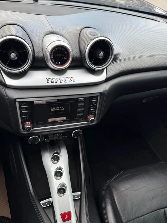 2016 Ferrari California T - Image 19 of 20